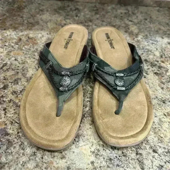 Minnetonka Women's 'Silverthorne 360' Flip Flop Sandals with Camo Strap Size 10 - Picture 5 of 8